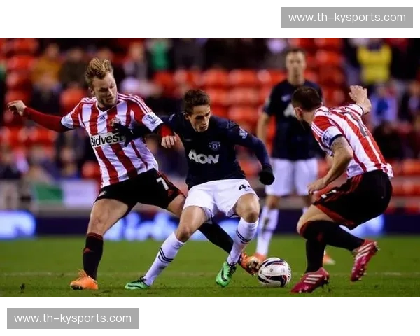 桑德兰vs曼联:一场穿越时空的宿命对决?深度前瞻与激情预测!